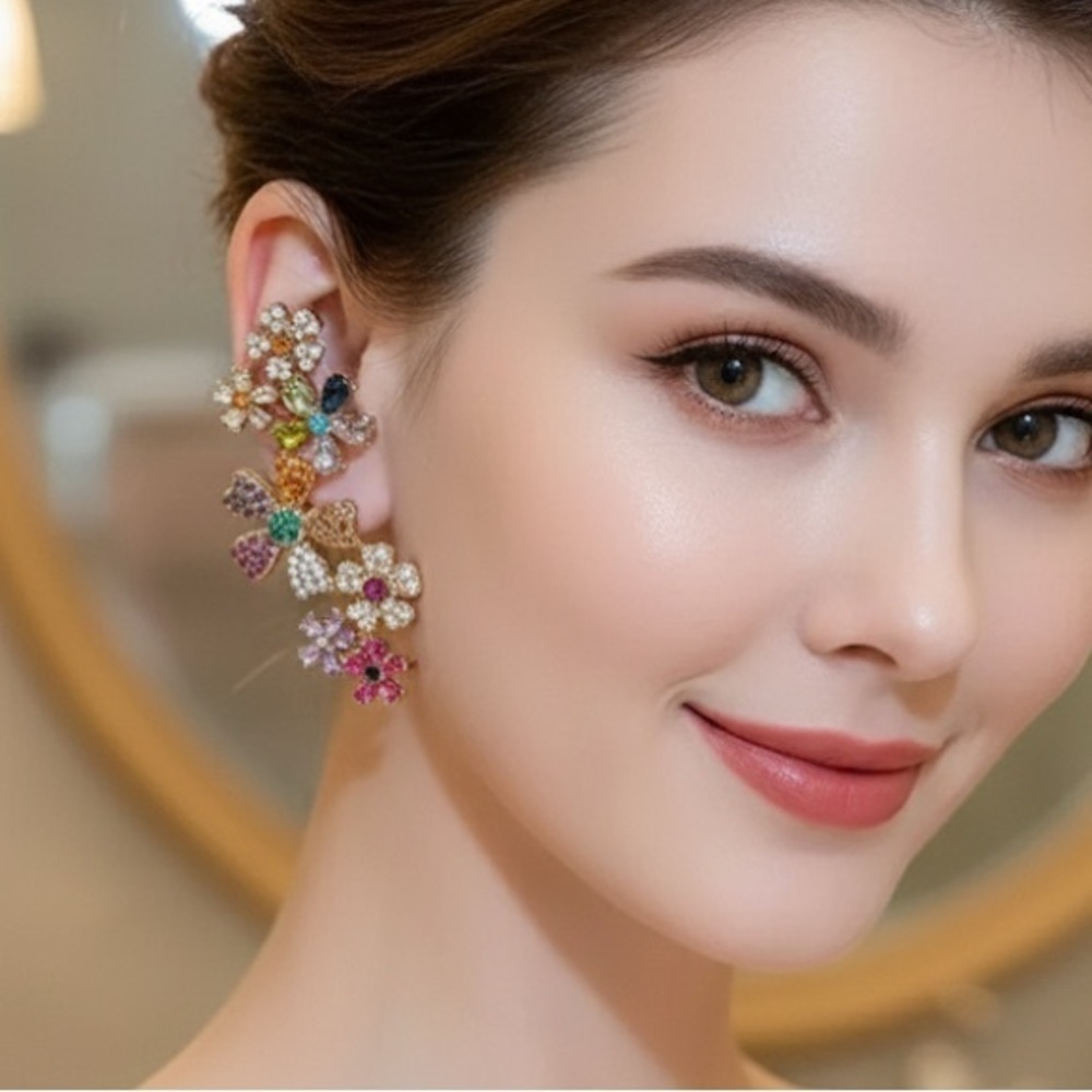 Last Chance! GORGEOUS! Sparkle Golden Floral Earrings - Picture 2 of 6